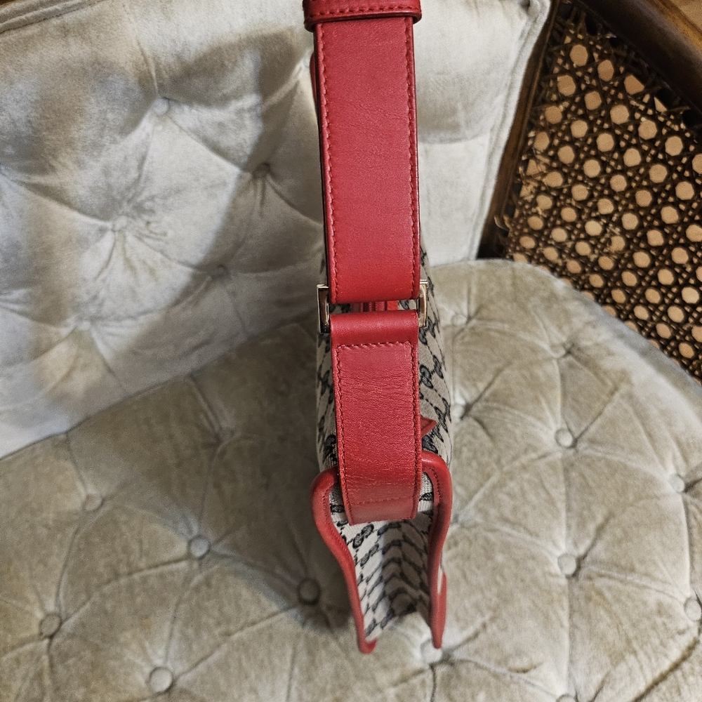 Vintage Gucci Red and Beige Monogram Shoulder Bag - Picture 7 of 12
